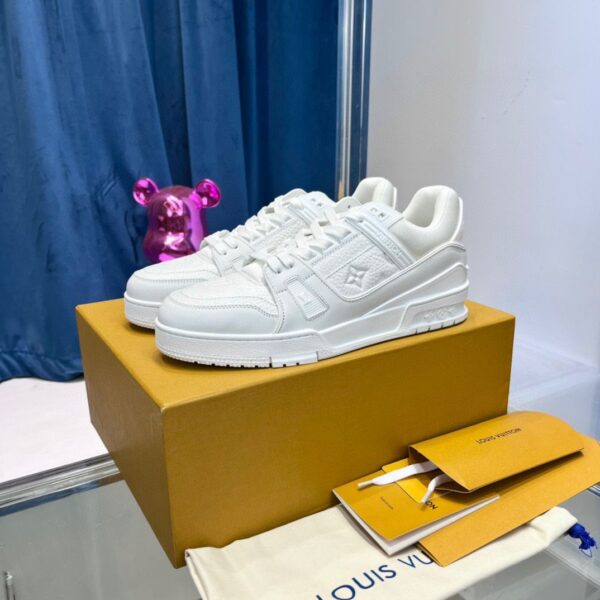 Lv Trainer