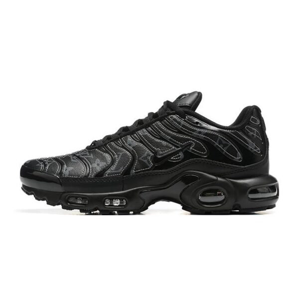 AIR MAX PLUS TN ‘BLACK METALLIC SILVER’
