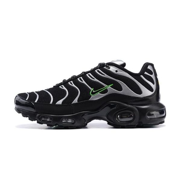 AIR MAX PLUS TN ‘METALLIC STRIKE’